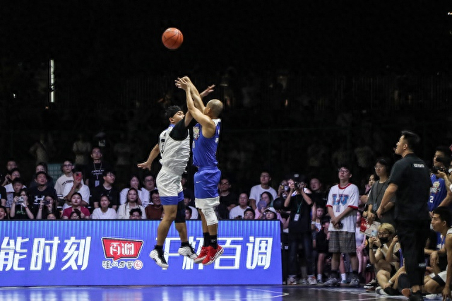 包含跨界合作开启：篮球与娱乐、科技的深度融合的词条