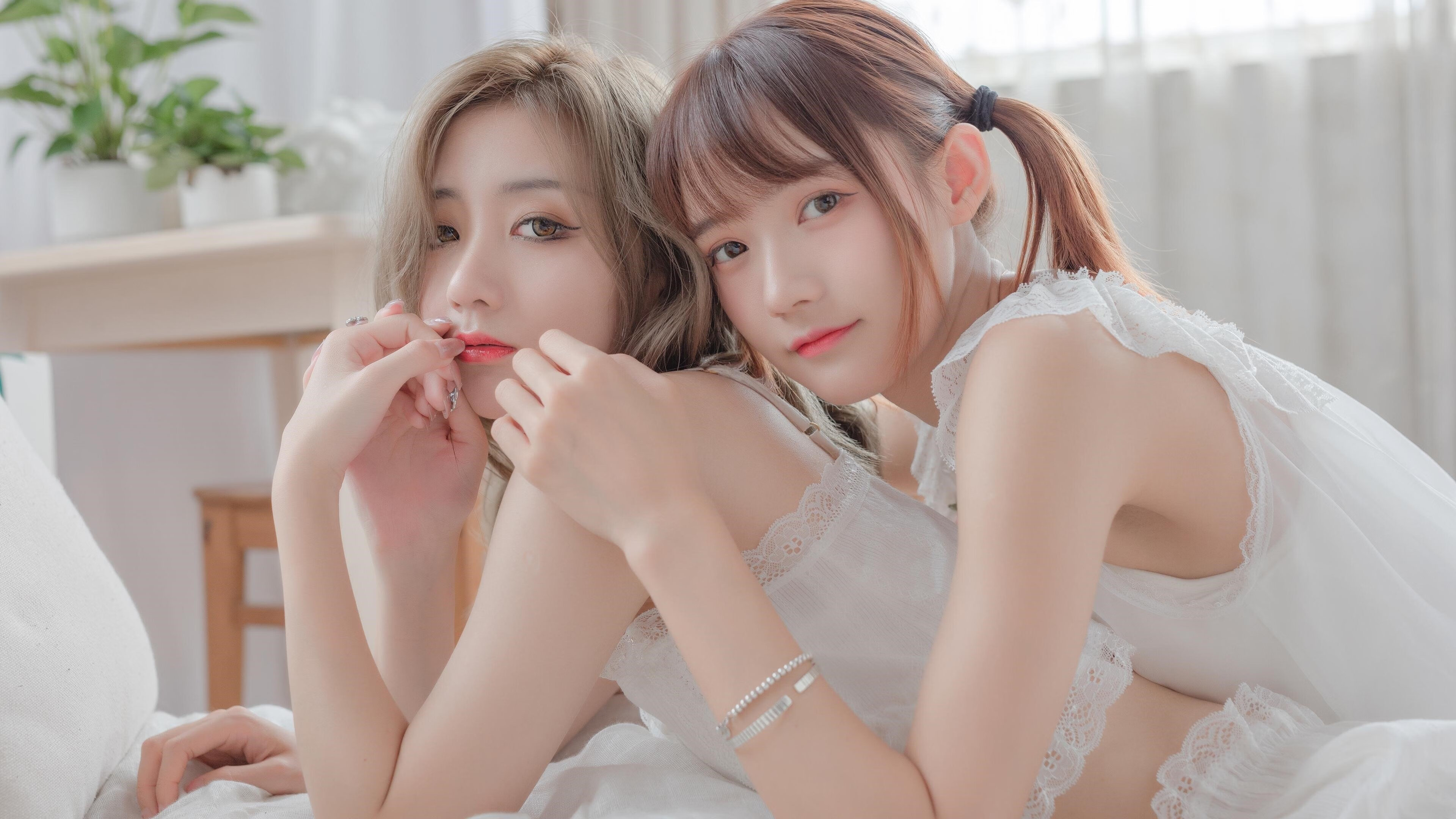 《每日镜报》：荷兰女足在预选赛中与德国队激战，荷兰女足吧