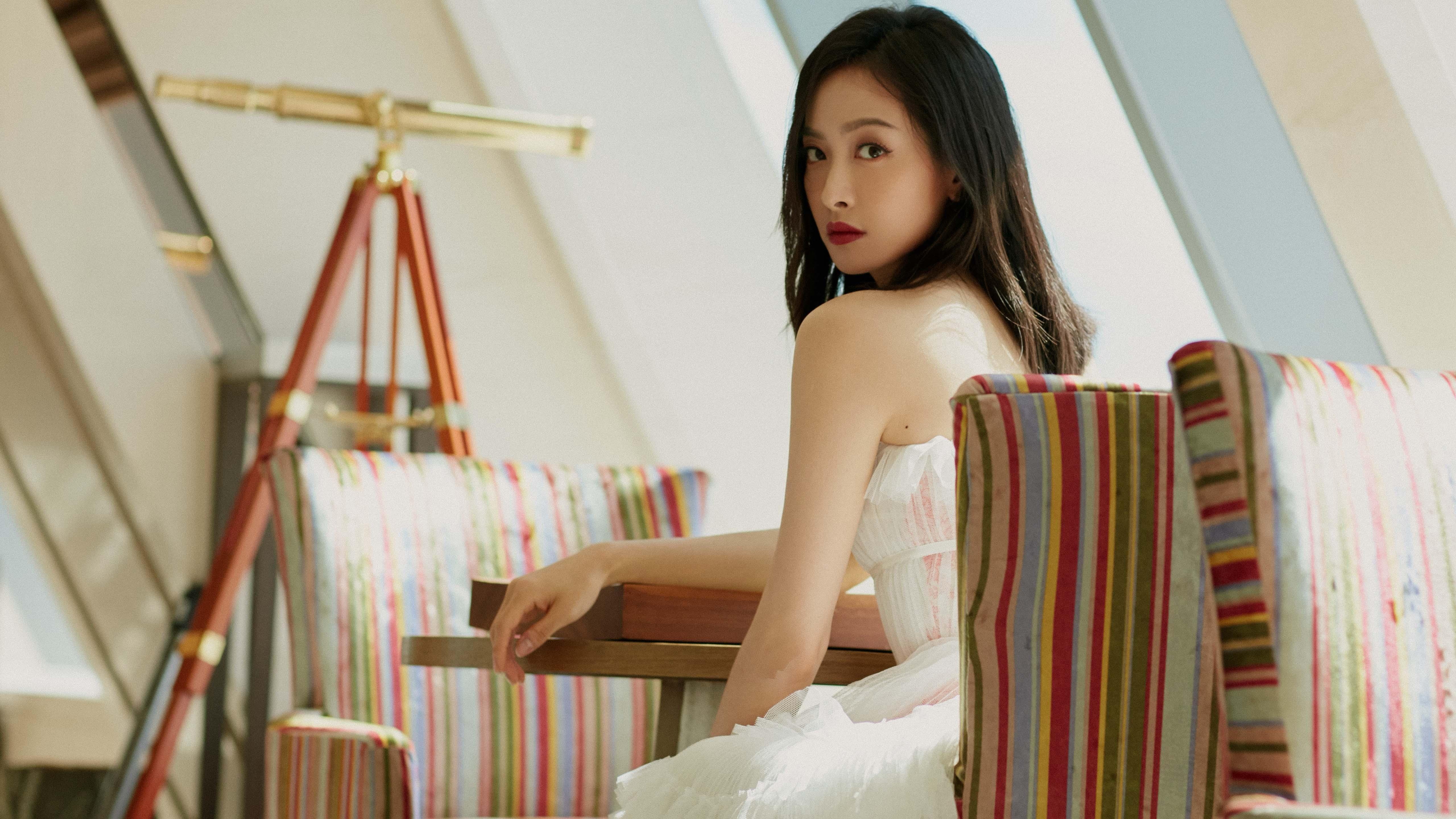 西甲战火重燃：巴萨迎战皇马，谁才是真正的王者？，巴萨vs皇马 西甲