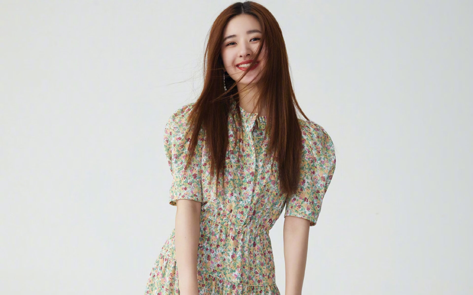 女篮国家队开展防守协作专项训练强化防守体系，女生篮球防守技巧