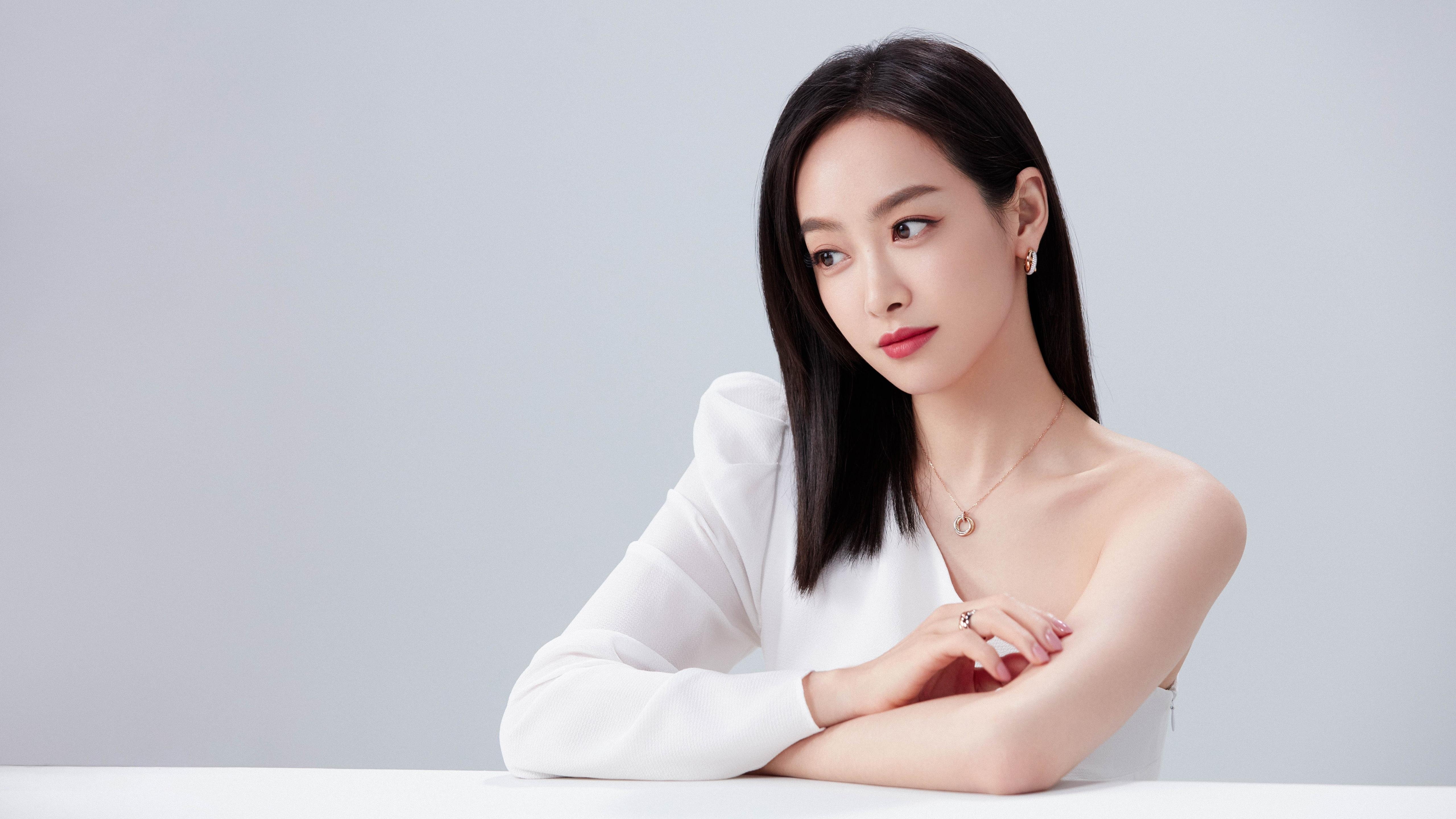 乐鱼（LEYU）体育-职业联赛推动球员多技能培养增强比赛适应力，业余球员如何提高足球水平