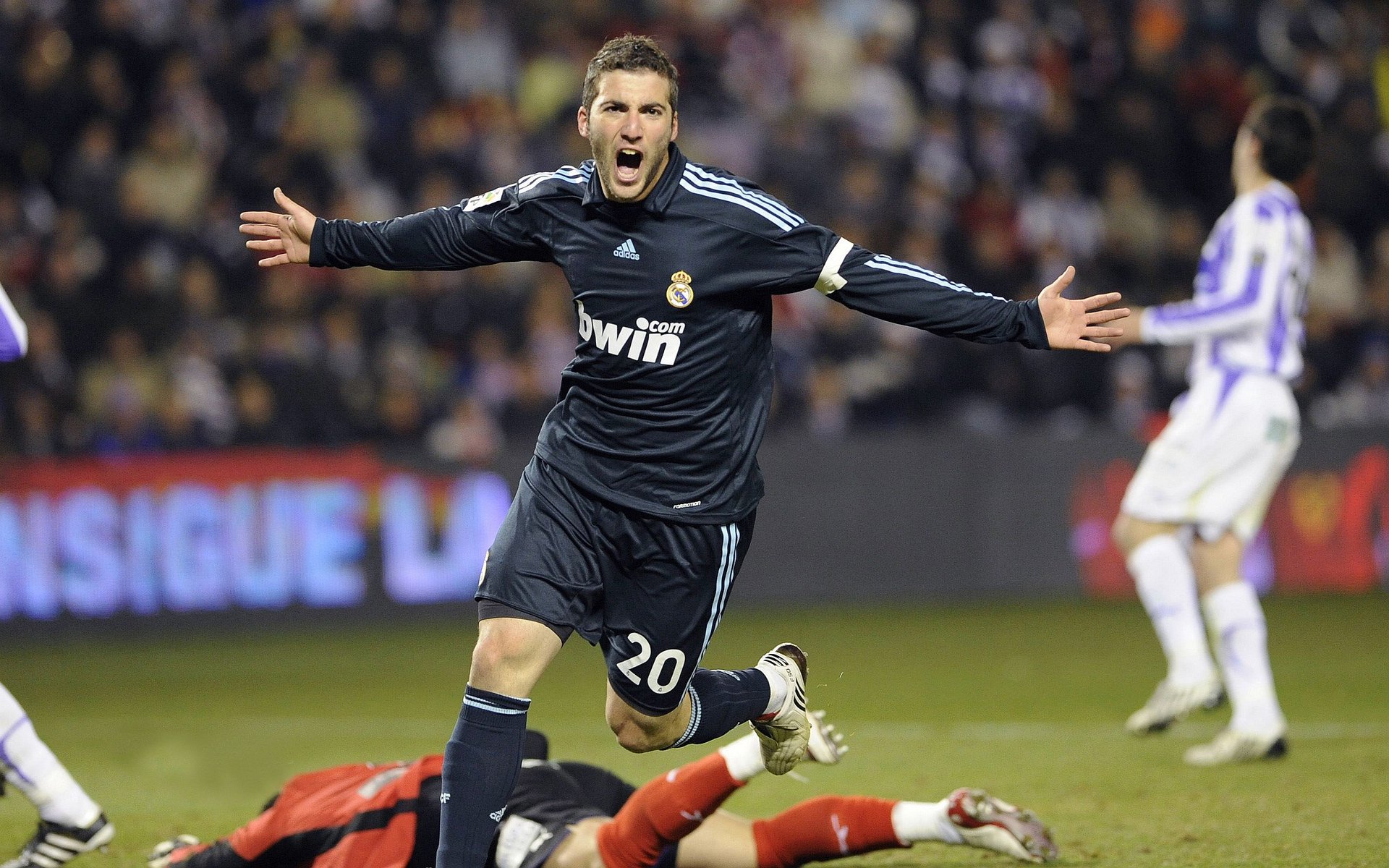 leyu中国-法甲胜利，球迷反应热烈，法甲足球